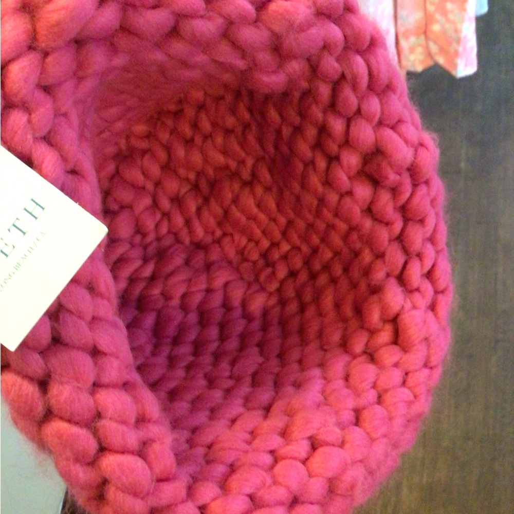 NEW! Wyeth by Todd Magill Chunky Hot Pink Knit Beanie - Picture 3 of 3